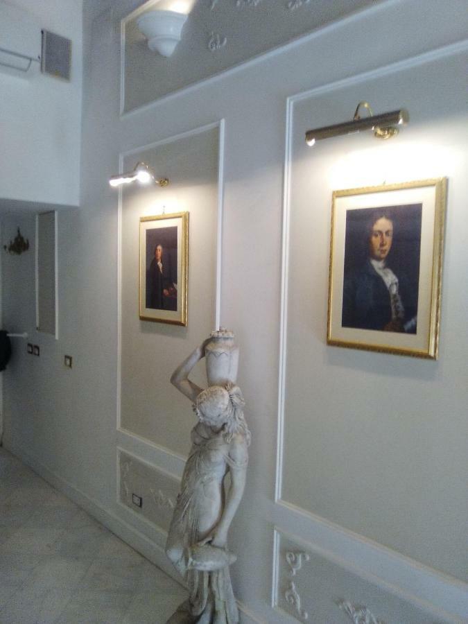 Appartement Edoardo Al Plebiscito à Naples Extérieur photo