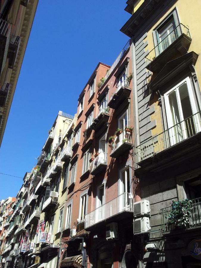 Appartement Edoardo Al Plebiscito à Naples Extérieur photo